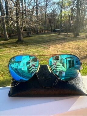 Ray-Ban Aviator Sunglasses with Blue Mirrored Lenses